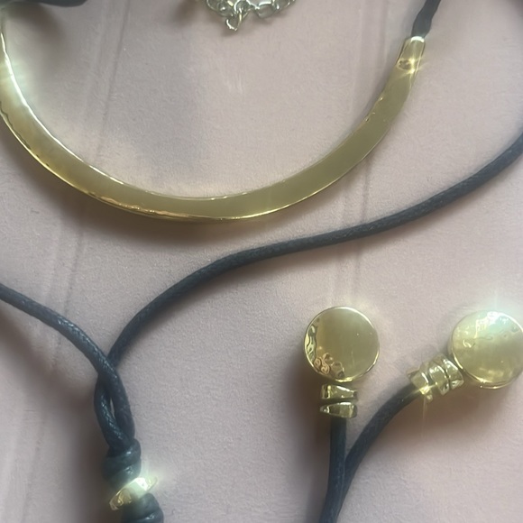 Chico’s gold and black necklace - Picture 8 of 8